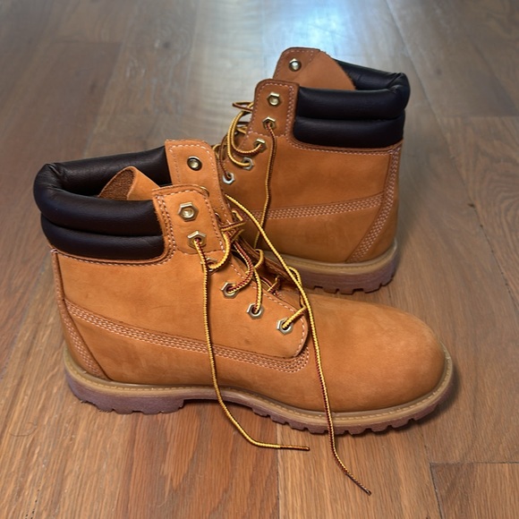 BRAND NEW Timberland Women’s Linden Woods Boot Size 8.5 - Picture 10 of 12